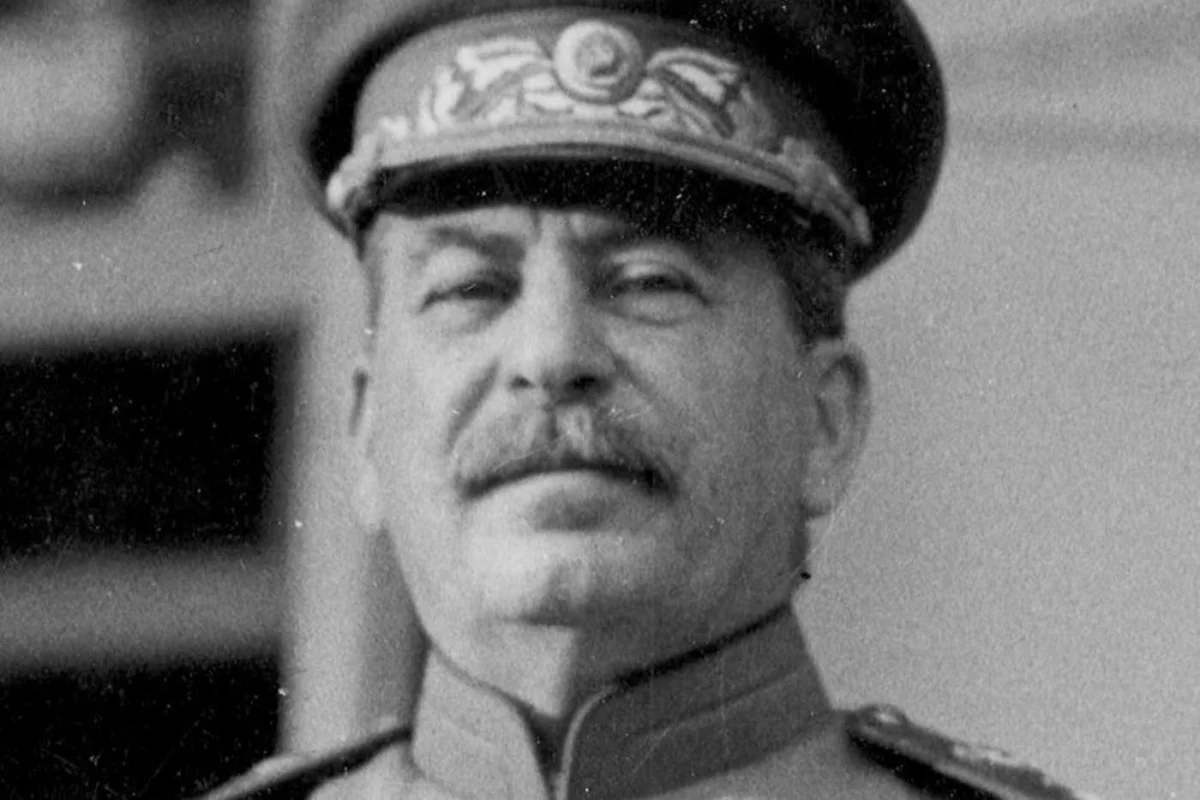 Vzpoura proti Stalinovi: Československý rozhlas na Boží hod 1956 přestal hrát sovětskou hymnu. Moskva zuřila