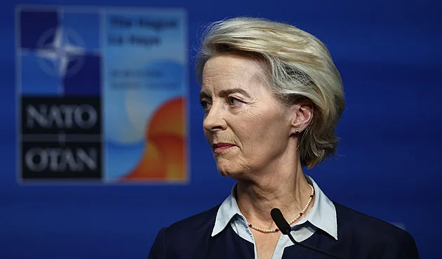 EU bude bránit svobodu projevu, řekla von der Leyenová. Reagovala na sankce USA