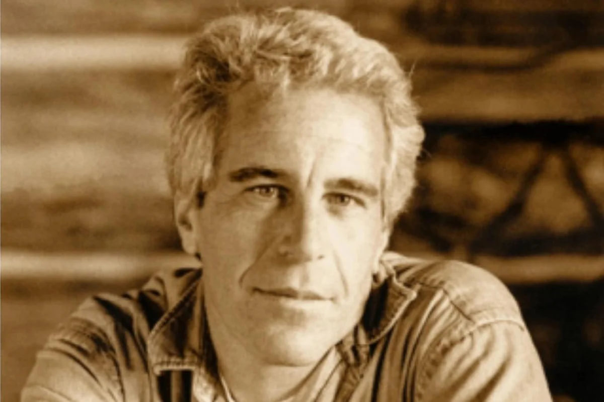 Jeffrey Epstein: Finančník, filantrop a sexuální predátor, jehož Ostrov neřesti hostil mocné tohoto světa