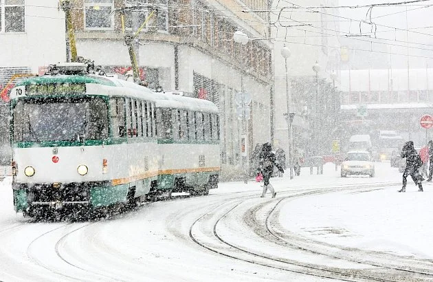 RADAR: Na přelomu roku dorazí zima. Česko zasype sníh, hrozí závěje