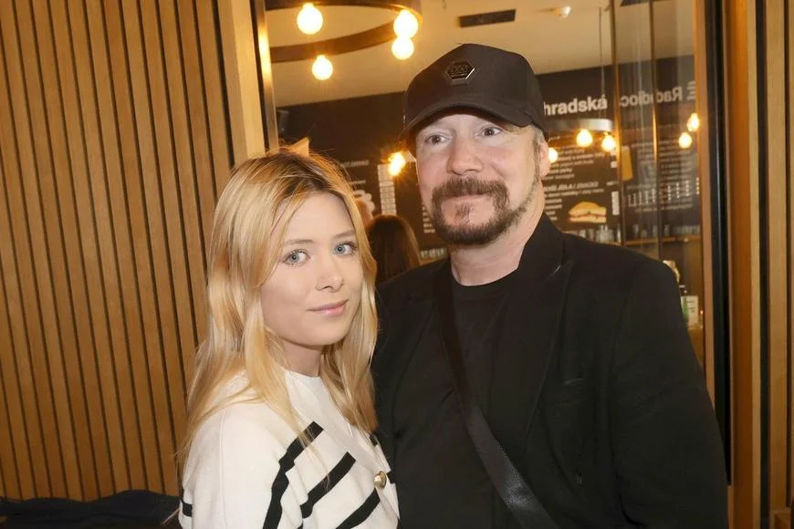 Lucinka Matušová fanoušky znejistila vánočním vyznáním. Fotky bez manžela rozjely spekulace
