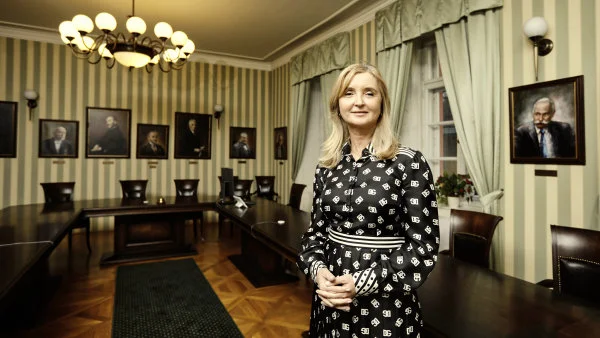 Když chybu ve smlouvě udělá AI, za nic neručí. Advokát ano, vidí budoucnost své profese nová šéfka České advokátní komory