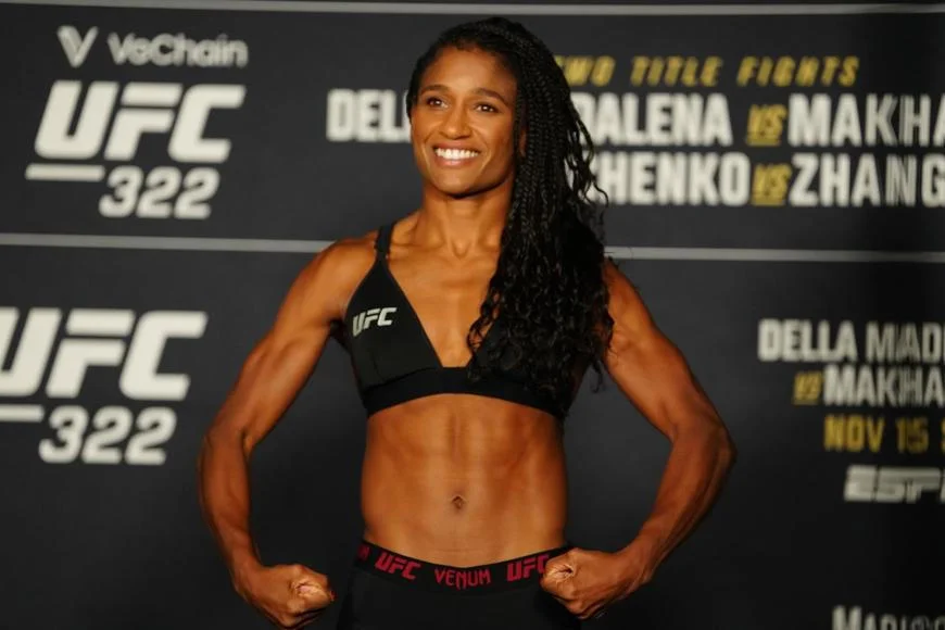 Hvězdě UFC unesli dědečka mimozemšťani. V naší rodině to byl prostě fakt, říká