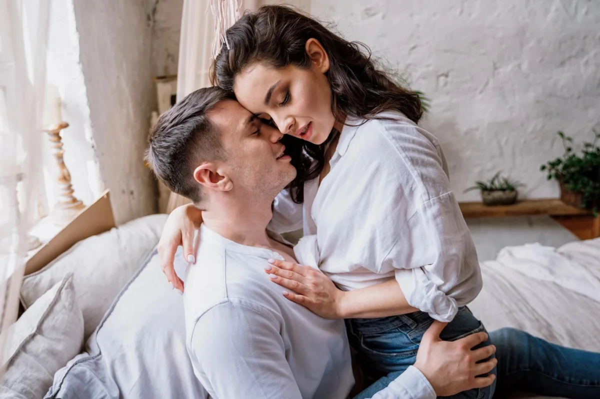 Podvádím manžela s Ukrajincem, kterého jsem potkala na rozlučce se svobodou. Teď vyhrožuje, že mu to poví