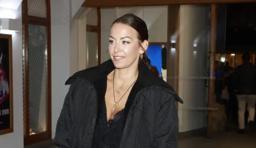 Smůla Agáty Hanychové. Před žalem utekla na Zanzibar, místo opalování ji tam čeká samý dešť