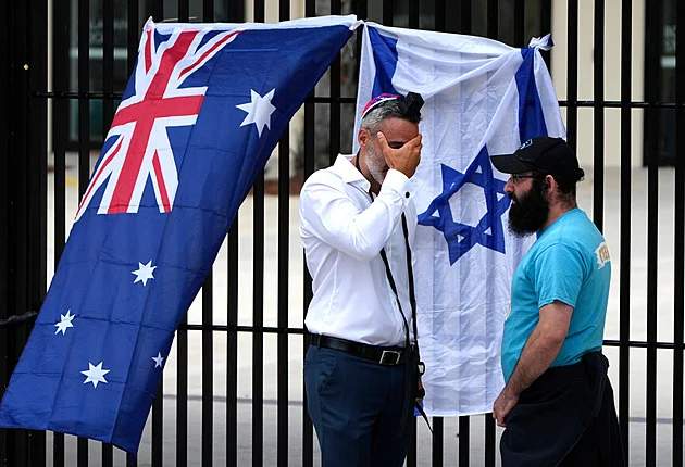 Chtěl jsem zabránit zabíjení dalších lidí, líčil muž, který odzbrojil útočníka na pláži