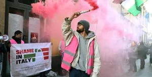 Gucci, Versace či Adidas. Módní giganti musí doložit, že nevyužívají otroctví