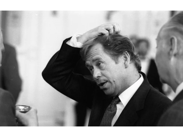 Absurdní triumf ve Vladislavském sále. Před 36 lety komunisté jednohlasně zvolili Václava Havla prezidentem