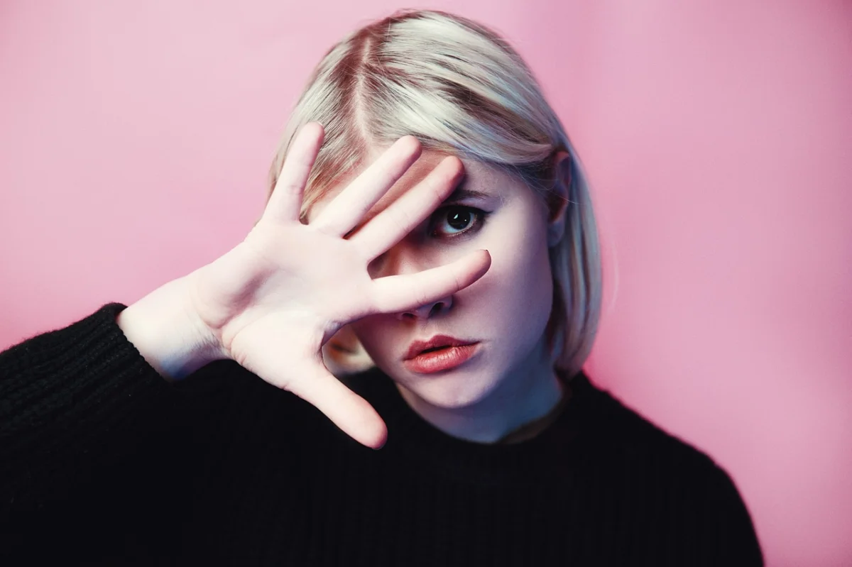 Nejnovější zprávy z bulváru: Přehled celebrit, showbyznysu a skandálů na Media24.cz