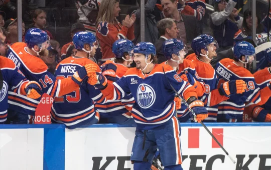 Mistr světa Tomášek se po konci v Edmontonu vrátil do Färjestadu