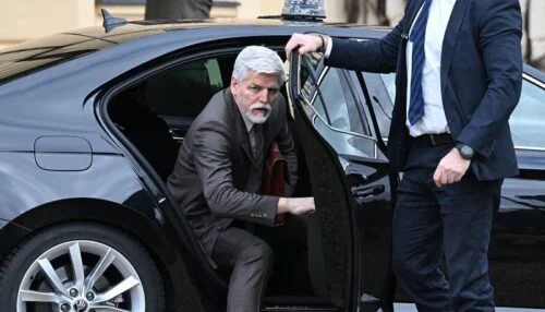 Státní zástupce obžaloval prezidentova řidiče, který opilý havaroval. Komentář Šándora a právníka