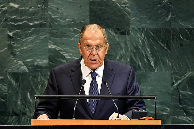 Lavrov: Západ musí pochopit, že Rusko má na Ukrajině strategickou iniciativu