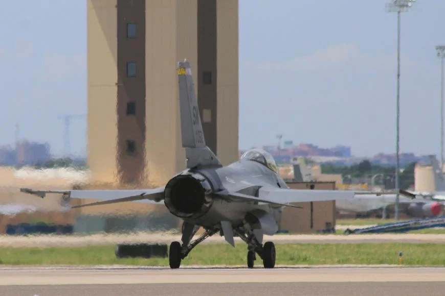 Saúdská Arábie podnikla vzdušný úder v jemenském přístavu Mukallá