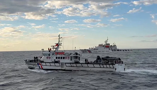 Čína nacvičuje vojenskou blokádu Tchaj-wanu. Nasadila útočné lodě i bombardéry