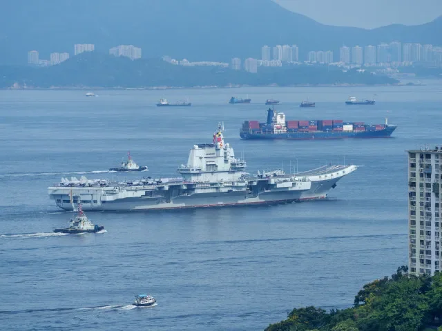 Čína mohutně cvičí na válku, u Tchaj-wanu simuluje blokádu ostrova