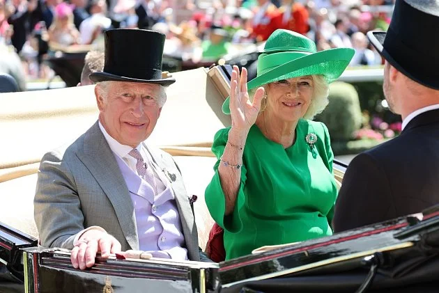 Rok 2025 u královské rodiny: Karel promluvil o léčbě, laškování Trumpa s Kate