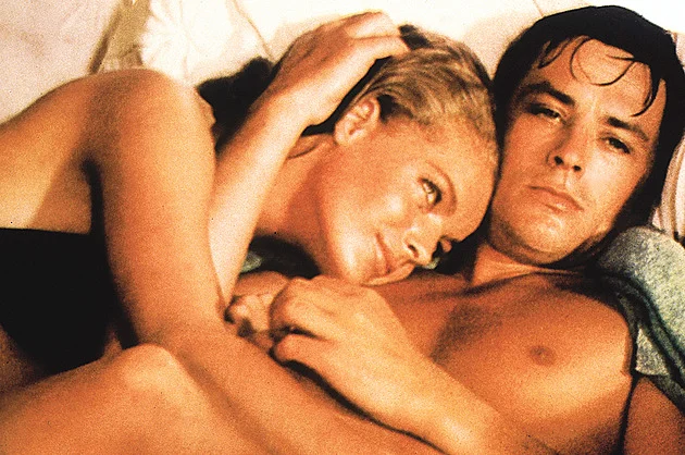 Zapletl se s mafií, lámal srdce. Svůj vzhled bral Alain Delon jako prokletí