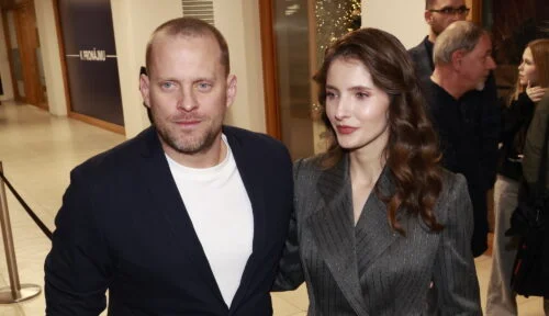 Prachař prozradil adresu nového bydliště se Sandevou. Herečku to rozčílilo v přímém přenosu