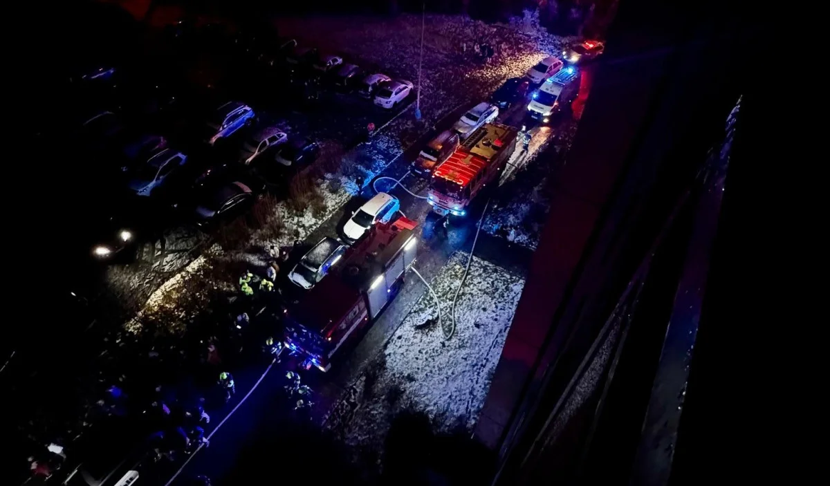 Požár balkonu v Ústí nad Labem se rozšířil i do vyšších pater