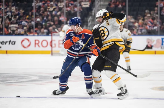 Pastrňák režíroval v NHL dvěma góly a přihrávkou výhru Bostonu