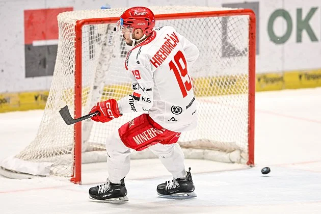 Hokejová extraliga: Šok v Brně, derby pro Třinec. Litvínov schytal výprask