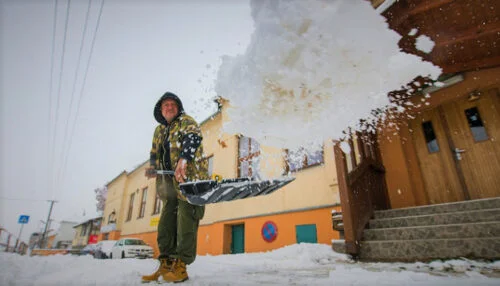 Konec týdne bude bohatý na sněžení. Po víkendu zima přitvrdí, teploty klesnou až k -15 °C