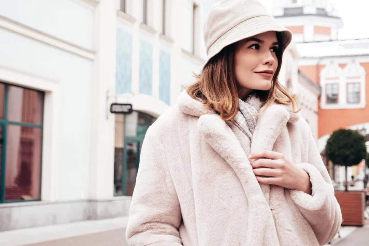Módní peklo: Tyhle zimní kousky dámy 50+ často nosí a zbytečně si přidávají roky navíc