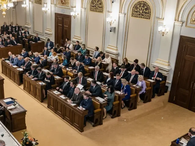 Zrušení služebního zákona má vést ke snadnějšímu propouštění. Nejde o politizaci, ujišťuje ANO