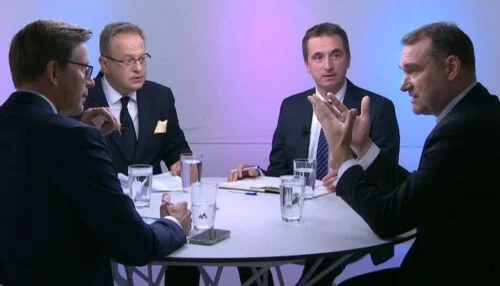 Ostrá slovní přestřelka u Moravce: Kupka vystartoval na Fialu, že je jako moskevské vysílání, a měl by zklidnit hormon