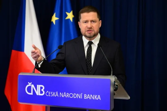Michl: ČNB se bude snažit držet úrokové sazby nad očekávanou inflací dvě pct