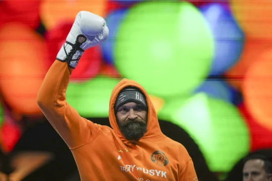 Bývalý šampion Fury chce znovu boxovat, v 37 letech oznámil další návrat