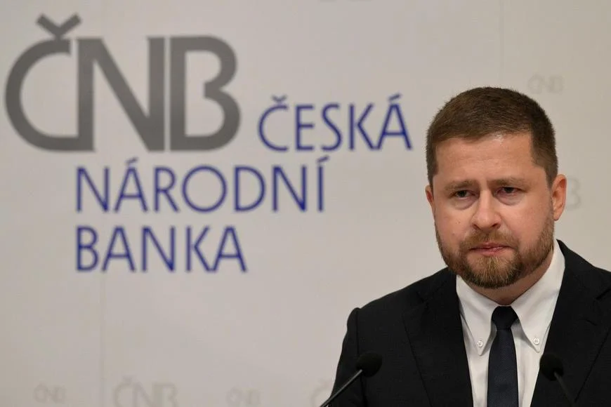 ČNB se letos bude snažit držet úroky nad očekávanou dvouprocentní inflací