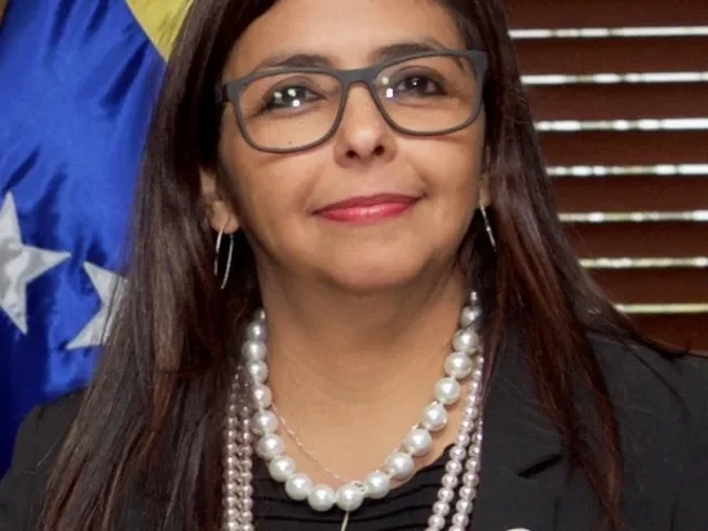 Madurovy pravomoci bude dočasně vykonávat viceprezidentka, nařídil nejvyšší soud