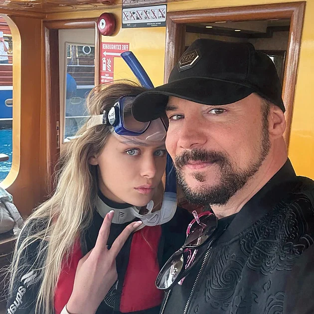 Bohuš Matuš v Egyptě: Zpěvák ukázal mužnou hruď, jeho Lucie zase super tělo v plavkách!