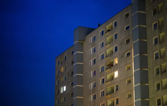 Starší byty loni zdražily o 17 procent, rostly i ceny nájmů, domů a pozemků