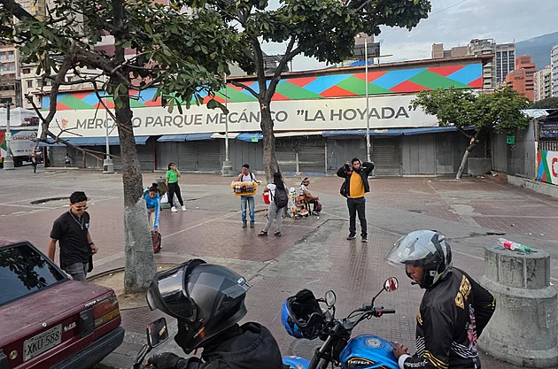 Jsme šťastní, ale bojíme se ven. Caracas obsadily milice a policie, represe zesílily