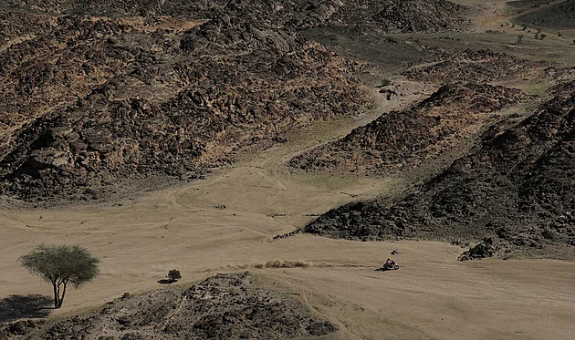 Motocyklista Michek se na Dakaru posouvá, ve třetí etapě byl dvanáctý
