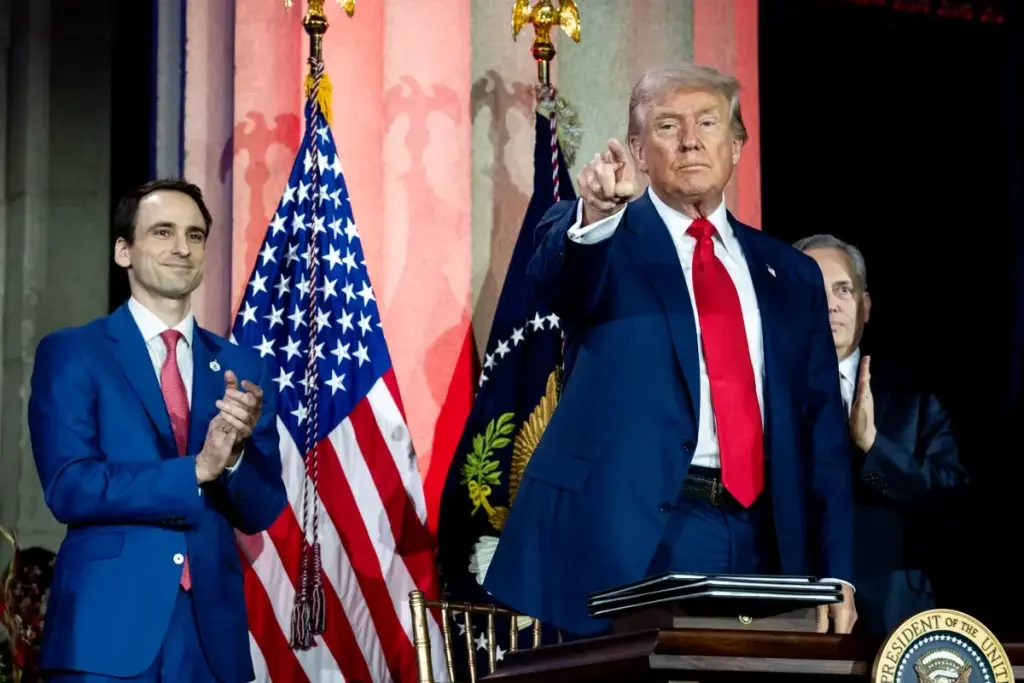 Investování s Donaldem. Útok na Venezuelu táhne vzhůru akcie těžařů i zbrojařů