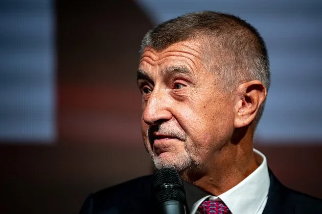 Babiš čeká s vložením akcií Agrofertu do fondu na souhlasy ze zahraničí