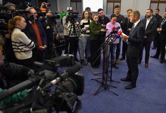 Babiš čeká s vložením akcií Agrofertu do fondu na souhlasy ze zahraničí