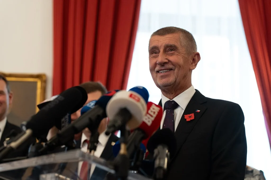Babiš čeká s převodem Agrofertu na souhlasy ze zahraničí. Co přesně potřebuje?