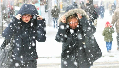 Pozor na pátek. Sněžení přijde v nejhorší čas, varují meteorologové