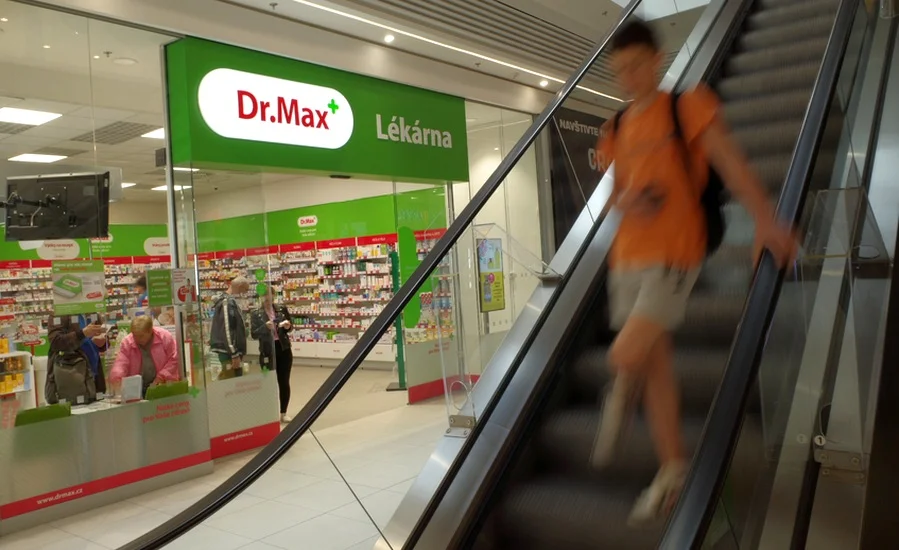 Dr. Max znovu na nákupech. Tentokrát u Pražské lékárnické