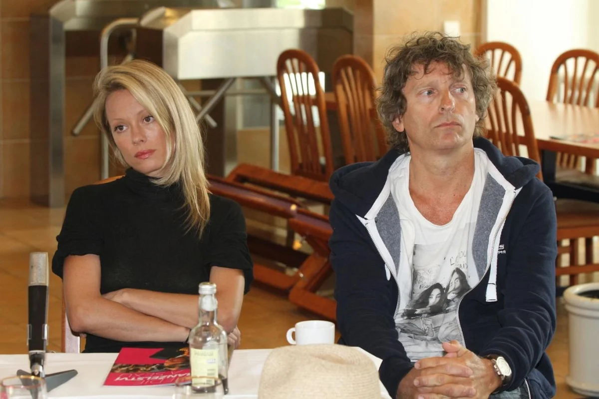 Dva týdny nicoty: Prachař se po odchodu Rybové měl utápět v žalu. Ta zahořela pro jeho kolegu