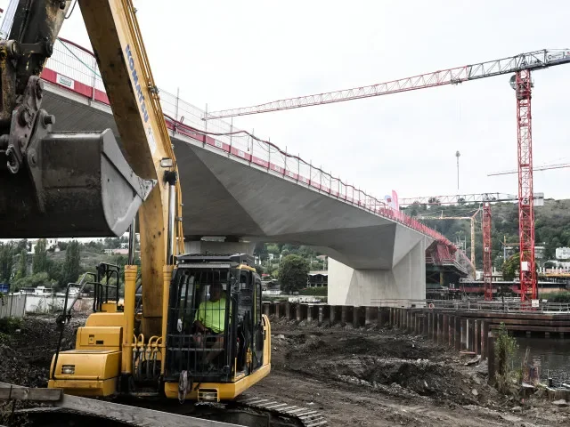 Anežky České nebo Dvorecký most? Rozhodnout mají Pražané