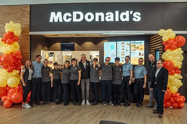 Zlaté oblouky září ve městě skla. Jablonec vítá svůj první McDonald's