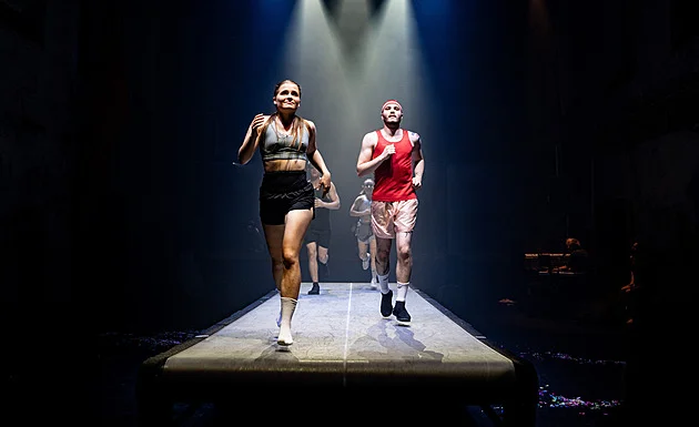 Pořád někam běžíme. Runners vám opět připomenou, co se stane, když nezastavíme