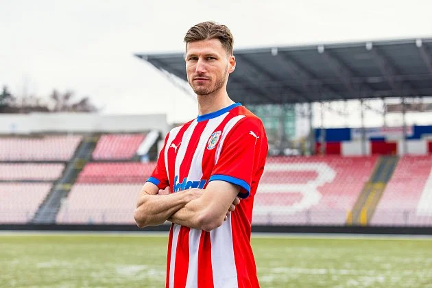 Pan fotbalista zpět v Brně. Zbrojovka vítá Vorlického, připravila dojemné video
