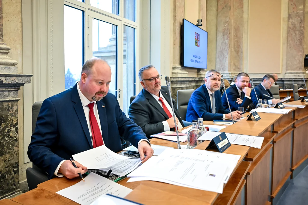 Tejc chce zrušit některé soudy. Státní rozpočet není nafukovací, vysvětluje