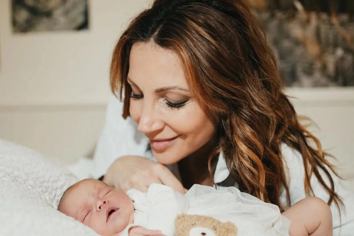 Olga Lounová je podruhé maminkou. Holčička se narodila za úplňku a překvapila jménem, které slaví život